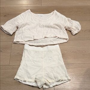 Blu Pepper Cream V-Neck Top and Shorts Set